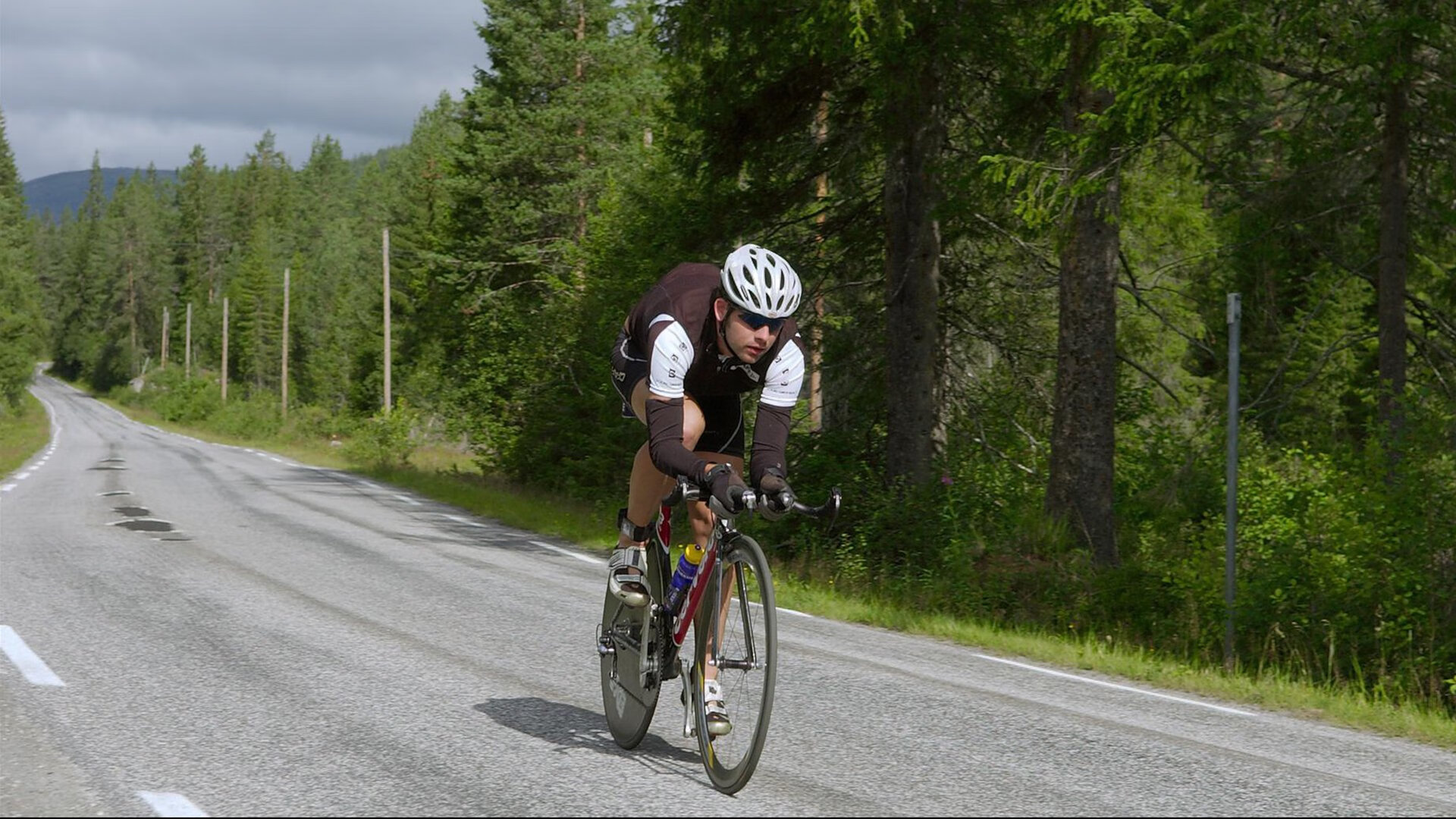 开云体育登录-错位英雄，当德国战车奥恰洛夫扛起瑞典战旗